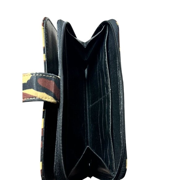 Camouflage Zippered 6 Ring Binder Organizer With Snap Closure - Picture 7 of 10